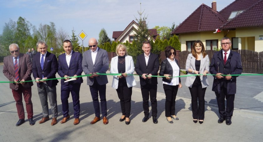 Święto 3 Maja i nowe drogi w Wieleniu (Fot. J. Kacza, K. Ficner, P. Łasecki)