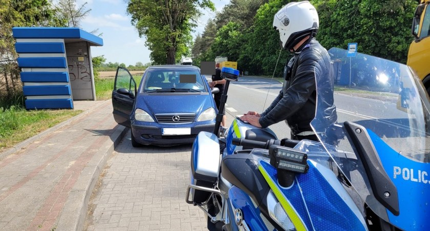 29-letni kierowca mercedesa został zatrzymany na DK 10