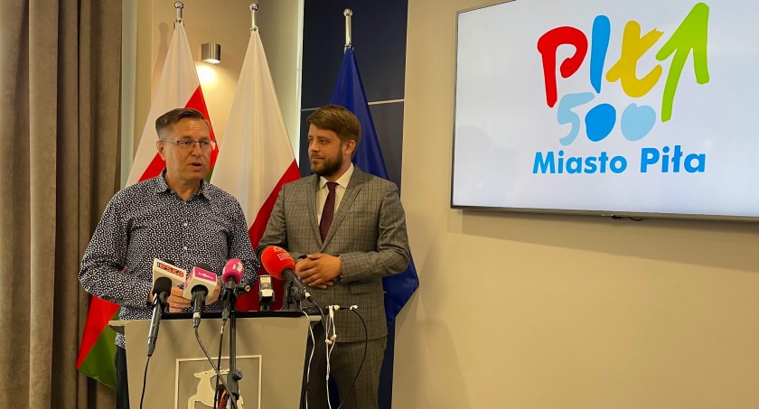 Prezydent Piły Piotr Głowski i Sebastian Łaźniak - lekarz, właściciel firmy Cogito.