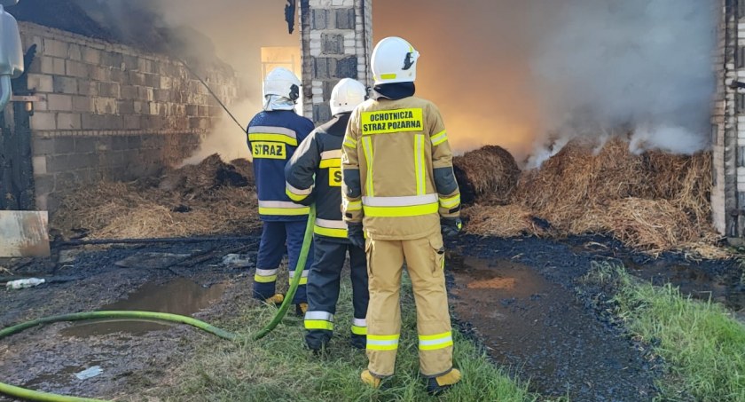 Podpalona przez 23-latka stodoła spłonęła w połowie maja /fot. KP PSP Czarnków