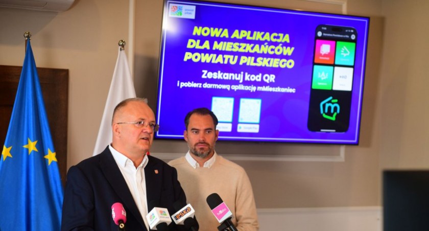 Można już korzystać z nowej aplikacji (Fot. Starostwo Powiatowe w Pile)