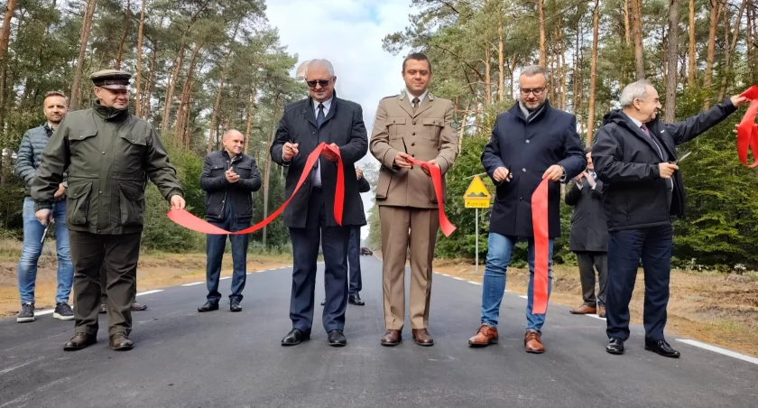 Otwarcie kolejnego wyremontowanego odcinka drogi powiatowej Gębice -Wyszyny (Fot. Agnieszka Świderska) 