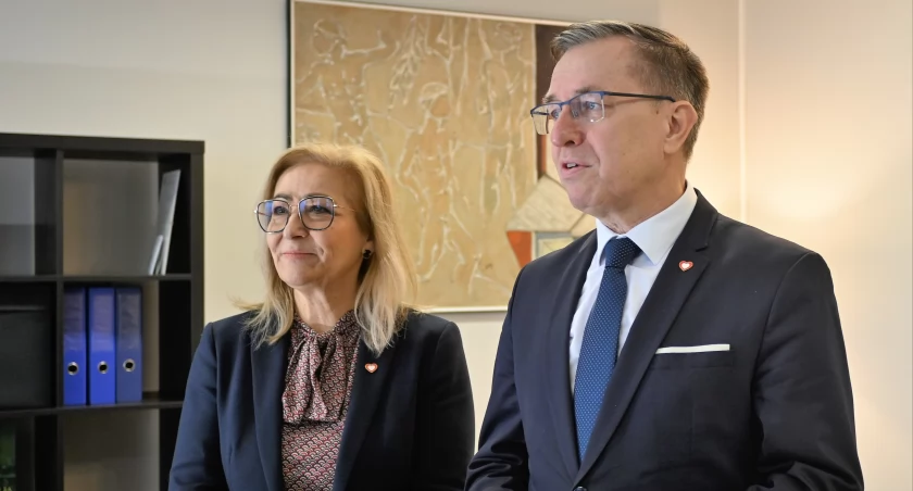 Maria Janyska i Piotr Głowski na pierwszej wspólnej konferencji prasowej w biurze poselskim na ul. Dąbrowskiego (Fot. Agnieszka Świderska)