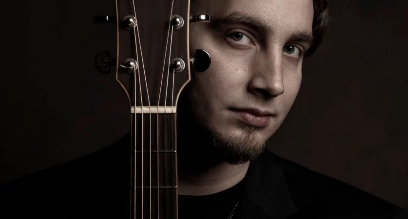Michał Obrębski w sobotę, 20 stycznia, na żywo w Mayovce (Fot. Mat. prasowe)