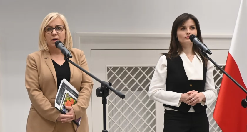 Fot. Paulina Hennig-Kloska, minister klimatu i środowiska i wojewoda Agata Sobczyk podczas konferencji prasowej w Poznaniu (Fot. Agnieszka Świderska) 
