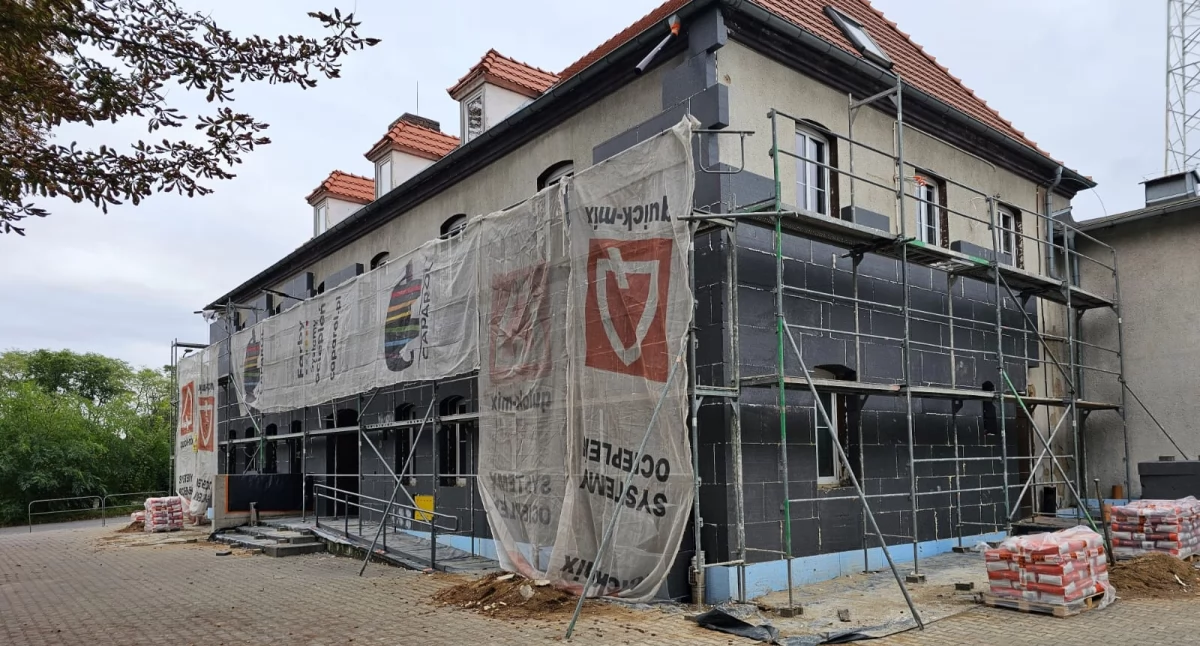 Trwa remont Chodzieskiego Domu Kultury (Fot. FB Jacek Gursz)