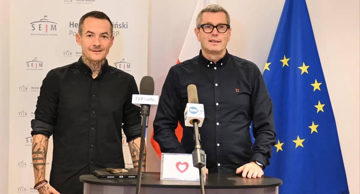 Posłowie Henryk Szopiński i Marcin Józefaciuk  na wspólnej konferencji prasowej (Fot. Agnieszka Świderska)
