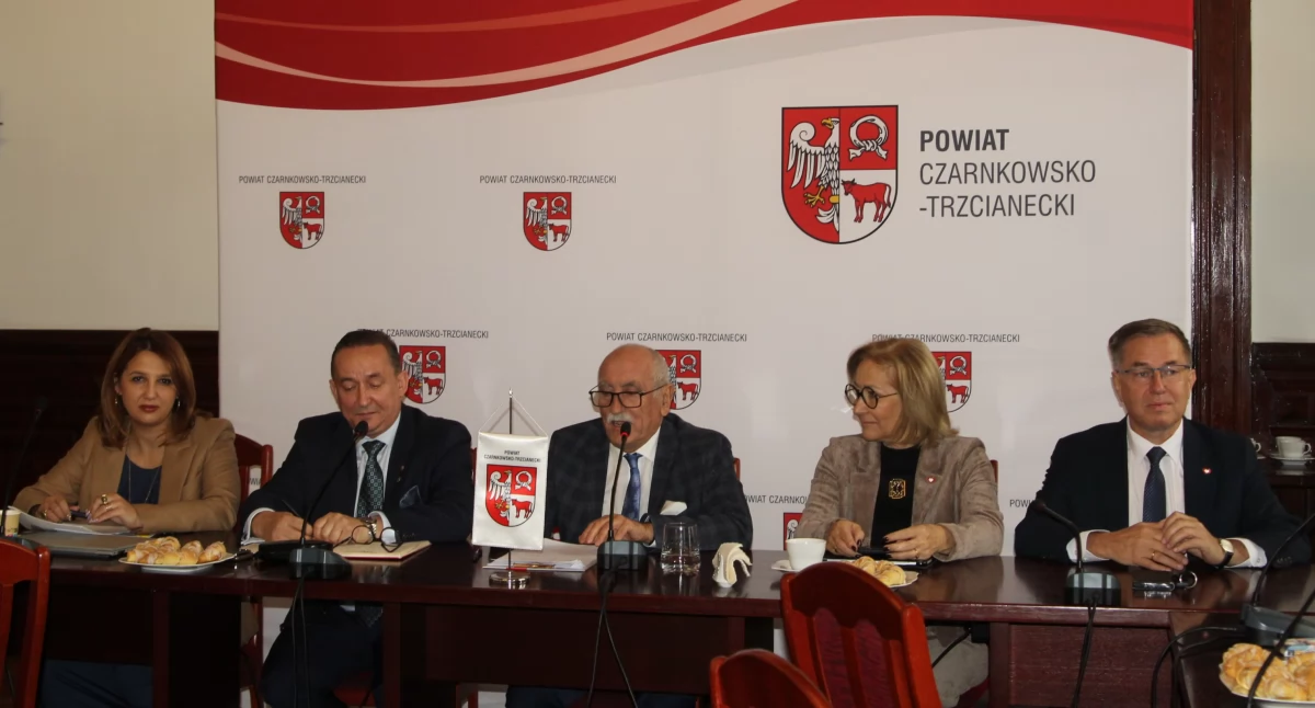 Spotkanie starostów w sprawie przyszłości powiatowych szpitali w Czarnkowie (Fot. Starostwo Powiatowe w Czarnkowie)