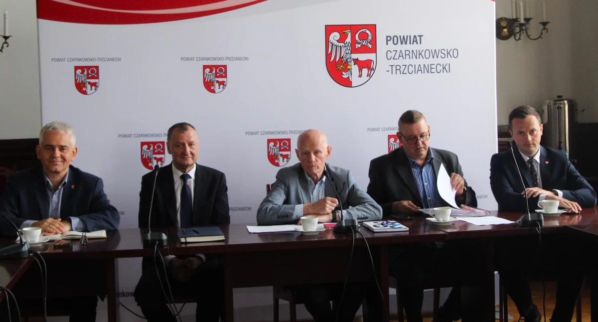 W Czarnkowie odbyło się spotkanie poświęcone omówieniu Projektu Koncepcji Transformacji Energetycznej dla regionu Północnej Wielkopolski (Fot. Starostwo Powiatowe w Czarnkowie)
