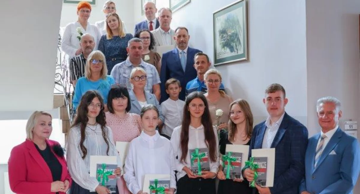 Nagrody Burmistrza Wielenia dla najlepszych absolwentów szkół podstawowych (Fot. L. Kuźmar)