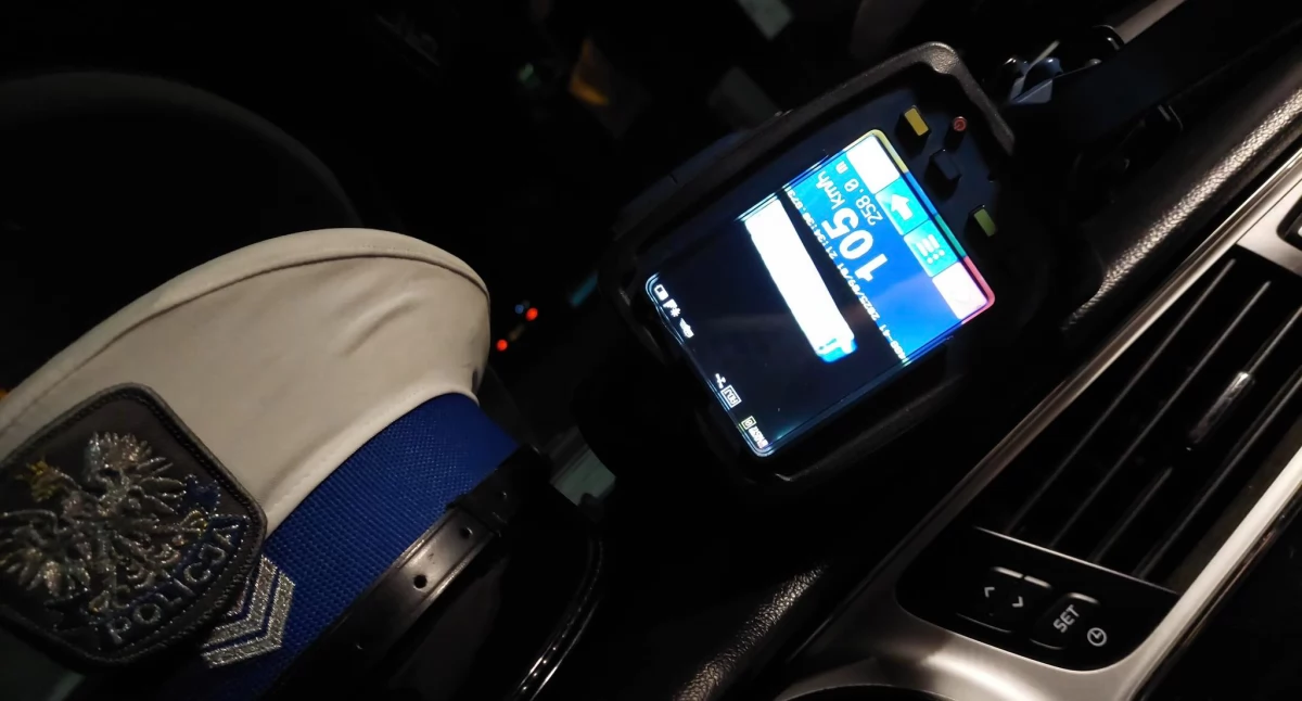 19-letni kierowca audi jechał przez miejscowość z prędkością 105 km/h (Fot. KPP Czarnków)
