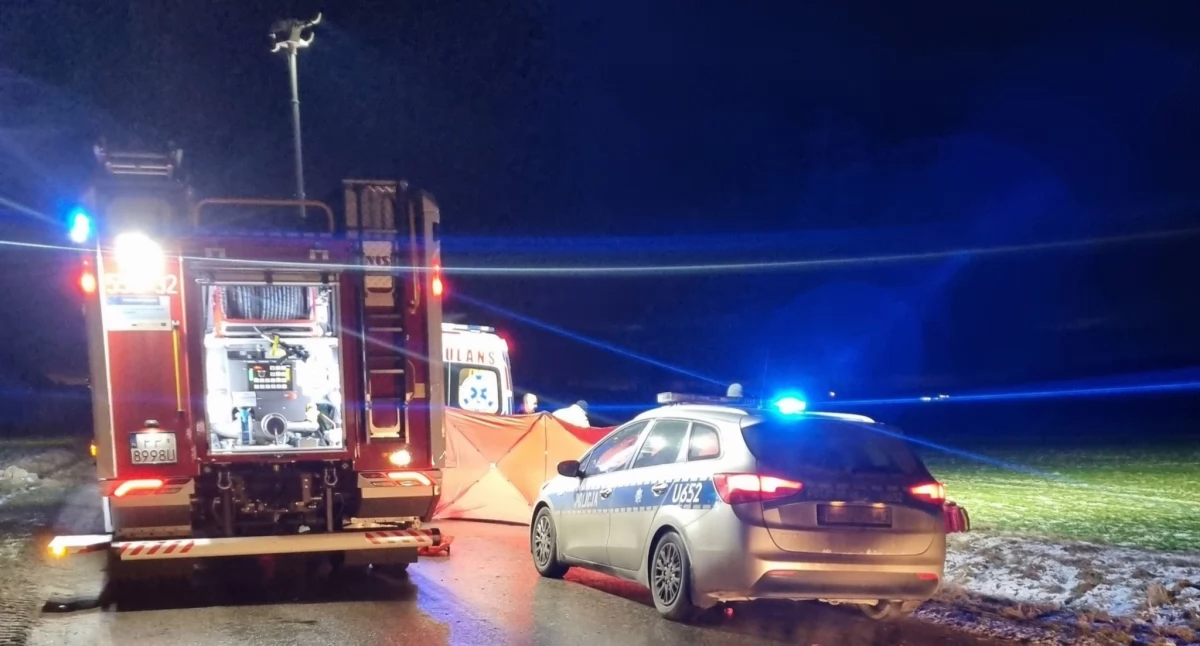 Tragiczny wypadek na DW190 w Wysoczce (fot. OSP Wysoka)