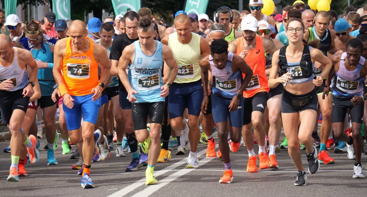 1265 biegaczy wystartowało w niedzielę w 35. Półmaratonie Piła (Fot. UM Piła)