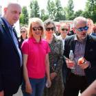 Adam Niedzielski w Mobilnej Strefie Zdrowia na Stadionie Powiatowym (fot. Starostwo...