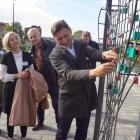 Przypiecie-klodki-przez-Dyrektora-Centrum-Kulturalnego-Lazdijai-Arunasa-Maciulevicius-d...
