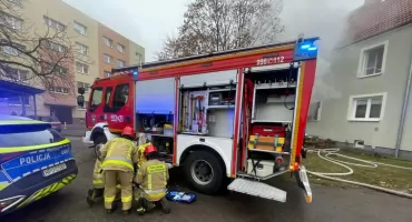 Pożar w kamienicy przy Tucholskiej. Czujki obowiązkowe jeszcze w listopadzie?