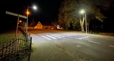 Widniej na przejściu dla pieszych przy ul. Staszica w Wieleniu 