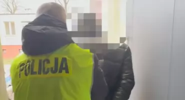 18-latek pobił niepełnosprawnego, 19-latka to nagrała. Skandaliczny incydent w Wieleniu
