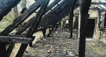 Pożar w Zofiowie. Przed zimą stracili dach nad głową