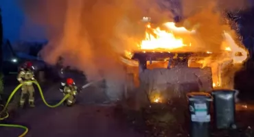 Tragiczny pożar w Strącznie. Ogień odciął drogę ucieczki