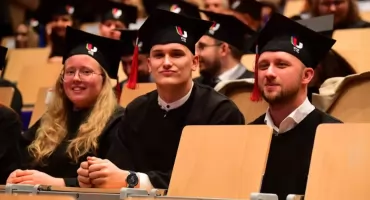 Absolwenci uczelni zawodowych najszybciej znajdują pracę