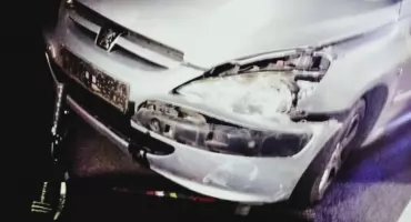 15-latek w ciężkim stanie. Wjechał hulajnogą pod samochód